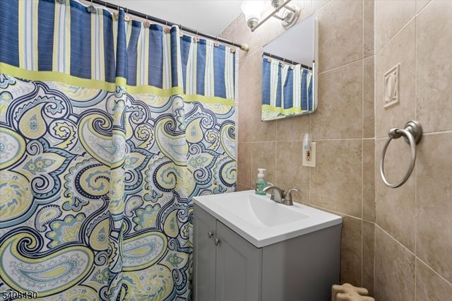 421 N 11Th St, Prospect Park Boro, NJ 07508