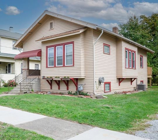 215 Sheridan Avenue, Niles, OH 44446