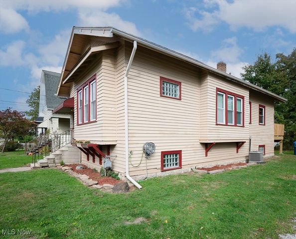 215 Sheridan Avenue, Niles, OH 44446