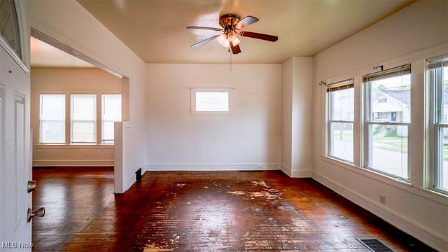 215 Sheridan Avenue, Niles, OH 44446