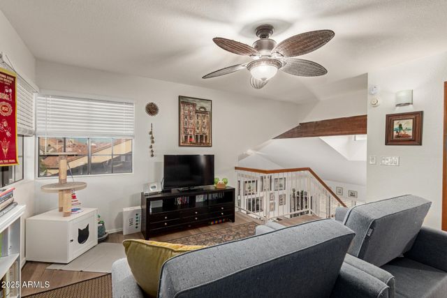 6231 W GRANDVIEW Road, Glendale, AZ 85306