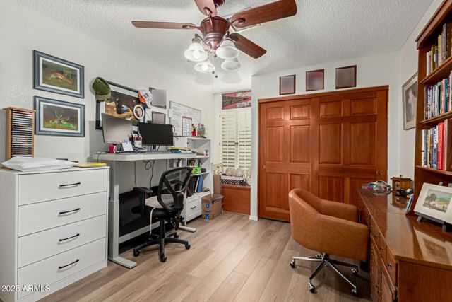 6231 W GRANDVIEW Road, Glendale, AZ 85306