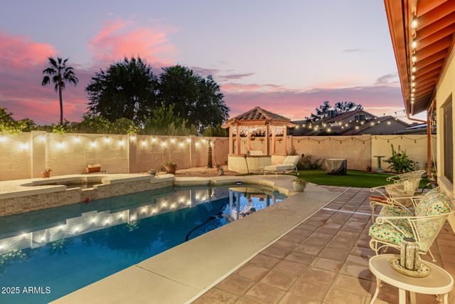 6231 W GRANDVIEW Road, Glendale, AZ 85306