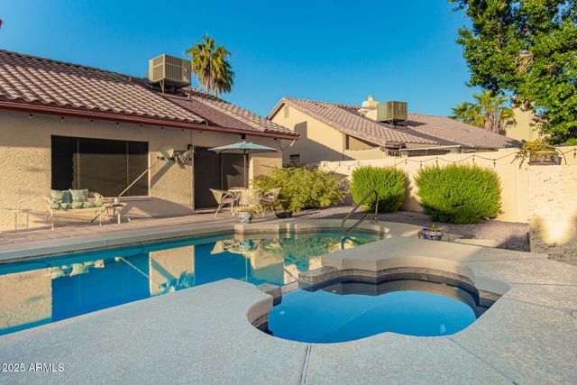 6231 W GRANDVIEW Road, Glendale, AZ 85306