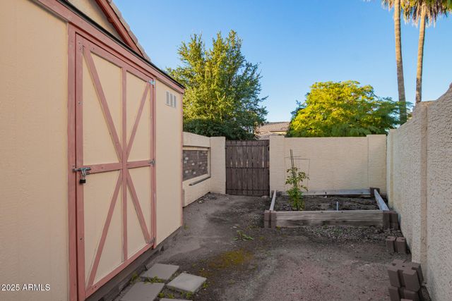 6231 W GRANDVIEW Road, Glendale, AZ 85306