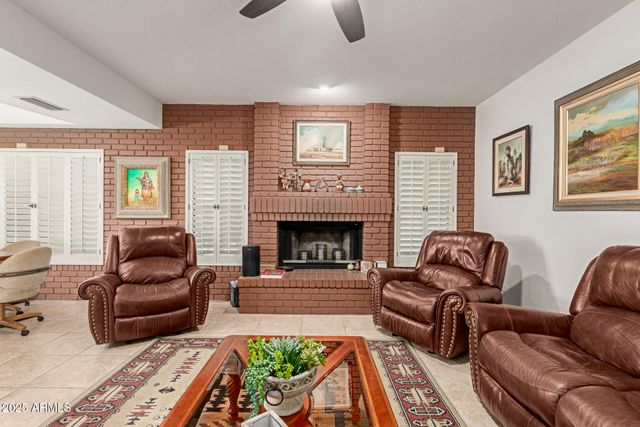 6231 W GRANDVIEW Road, Glendale, AZ 85306