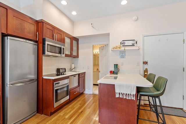 511 Beacon St 8, Boston, MA 02215