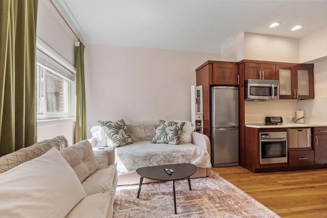 511 Beacon St 8, Boston, MA 02215