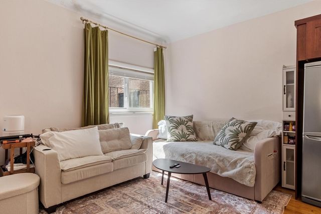 511 Beacon St 8, Boston, MA 02215