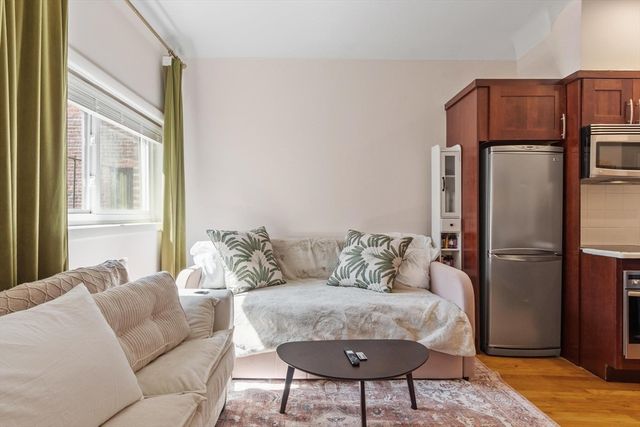 511 Beacon St 8, Boston, MA 02215