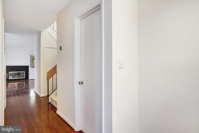 1944 WINTERPORT CL, Reston, VA 20191