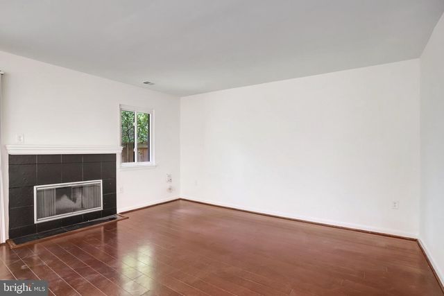 1944 WINTERPORT CL, Reston, VA 20191