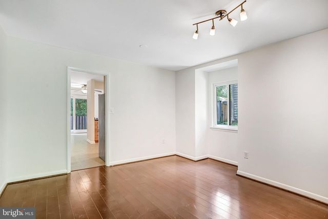 1944 WINTERPORT CL, Reston, VA 20191