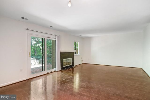 1944 WINTERPORT CL, Reston, VA 20191