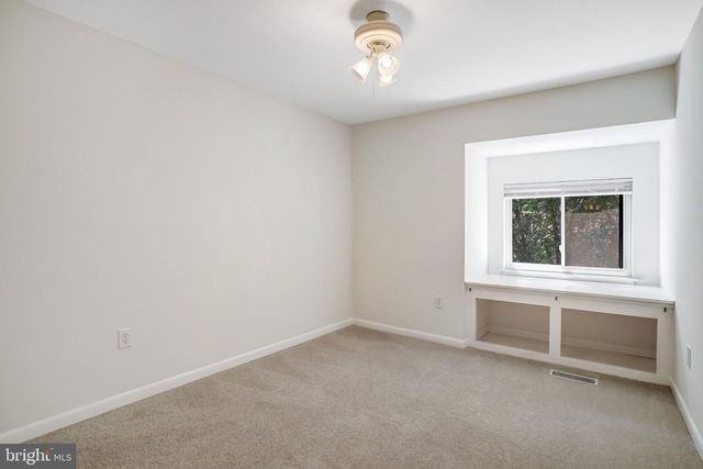 1944 WINTERPORT CL, Reston, VA 20191