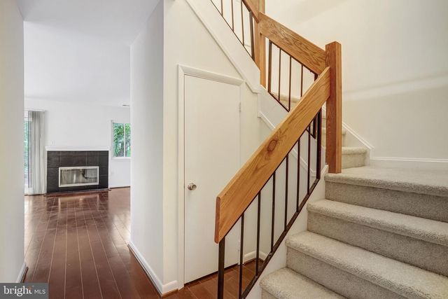 1944 WINTERPORT CL, Reston, VA 20191