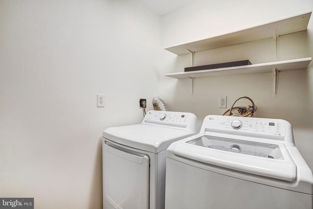 1944 WINTERPORT CL, Reston, VA 20191
