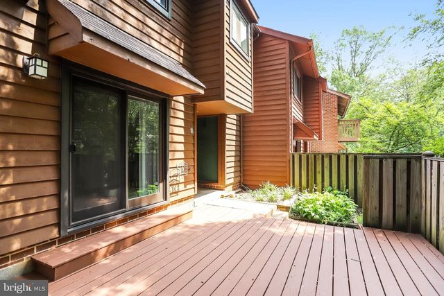 1944 WINTERPORT CL, Reston, VA 20191