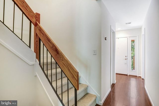 1944 WINTERPORT CL, Reston, VA 20191