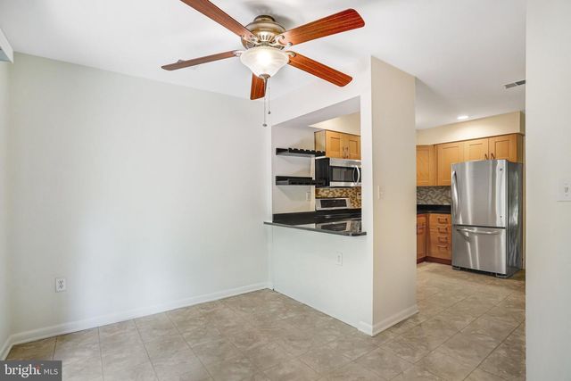 1944 WINTERPORT CL, Reston, VA 20191
