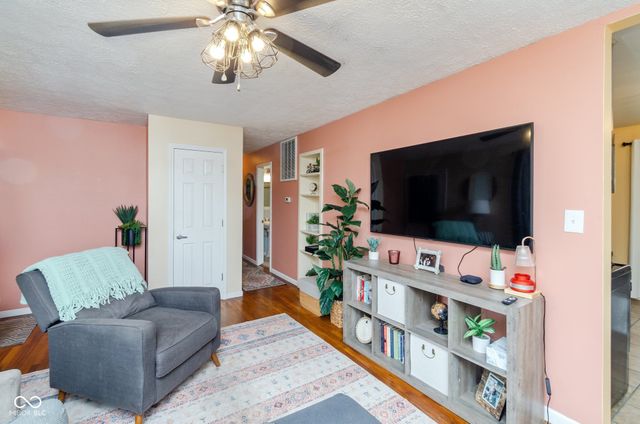 525 Park Avenue, Greenwood, IN 46143