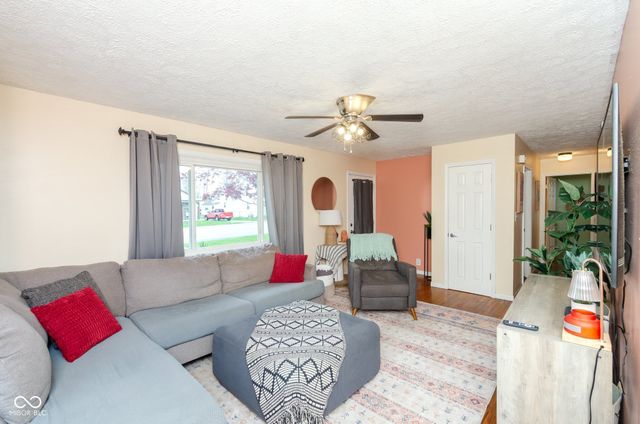 525 Park Avenue, Greenwood, IN 46143