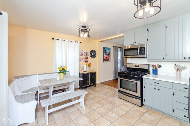 525 Park Avenue, Greenwood, IN 46143