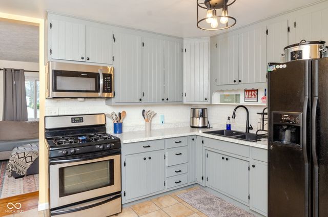 525 Park Avenue, Greenwood, IN 46143