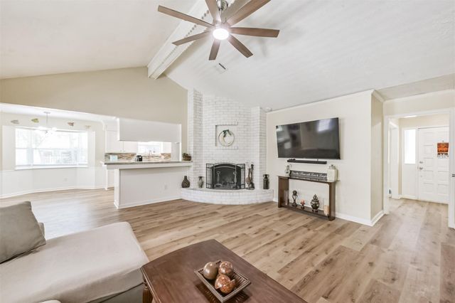 2011 N Palm Court, Pasadena, TX 77502