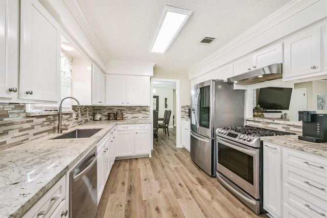 2011 N Palm Court, Pasadena, TX 77502