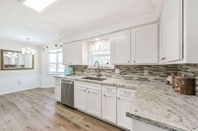 2011 N Palm Court, Pasadena, TX 77502