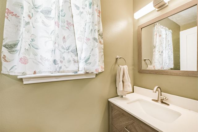 2011 N Palm Court, Pasadena, TX 77502