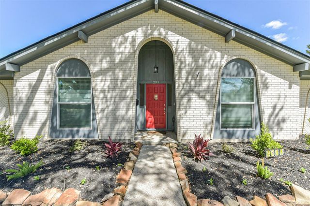 2011 N Palm Court, Pasadena, TX 77502