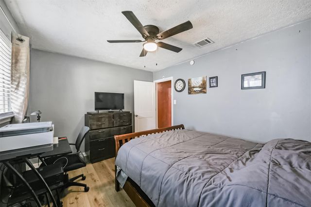 2011 N Palm Court, Pasadena, TX 77502