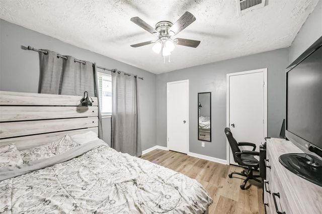 2011 N Palm Court, Pasadena, TX 77502