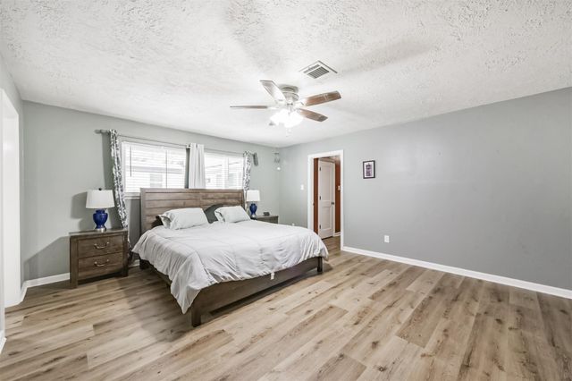 2011 N Palm Court, Pasadena, TX 77502