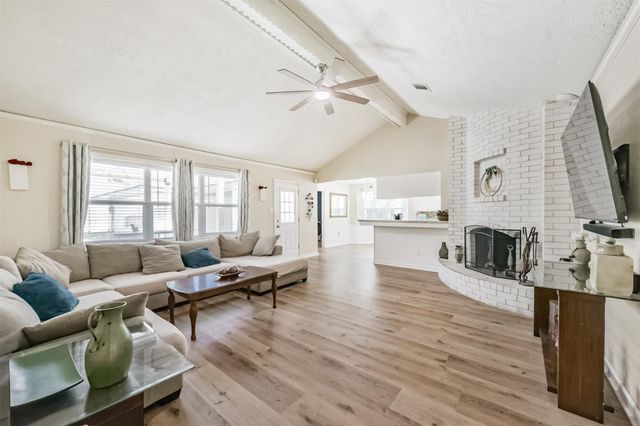 2011 N Palm Court, Pasadena, TX 77502