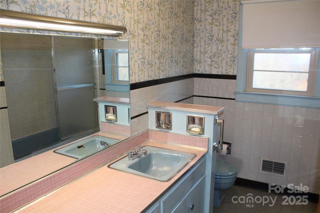 1761 Dearborn Street Extension, Morganton, NC 28655