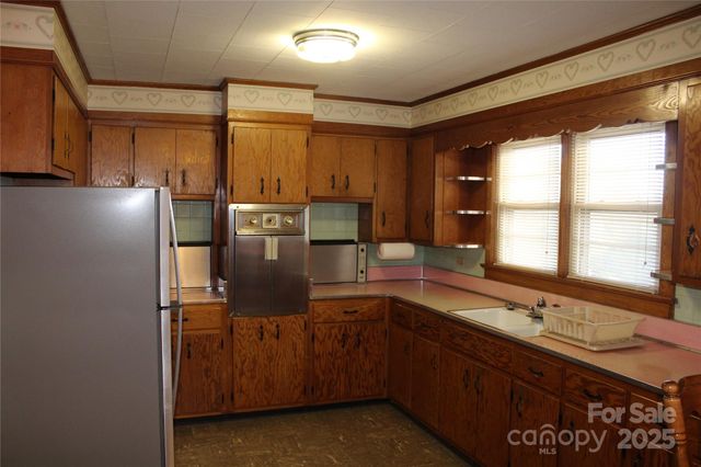 1761 Dearborn Street Extension, Morganton, NC 28655