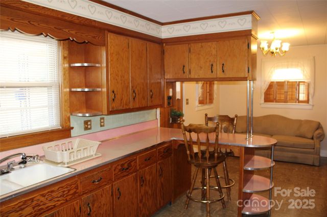 1761 Dearborn Street Extension, Morganton, NC 28655