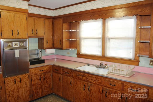 1761 Dearborn Street Extension, Morganton, NC 28655