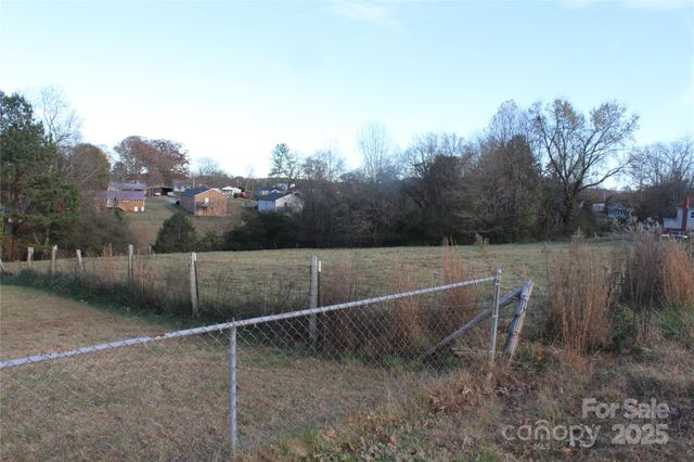 1761 Dearborn Street Extension, Morganton, NC 28655