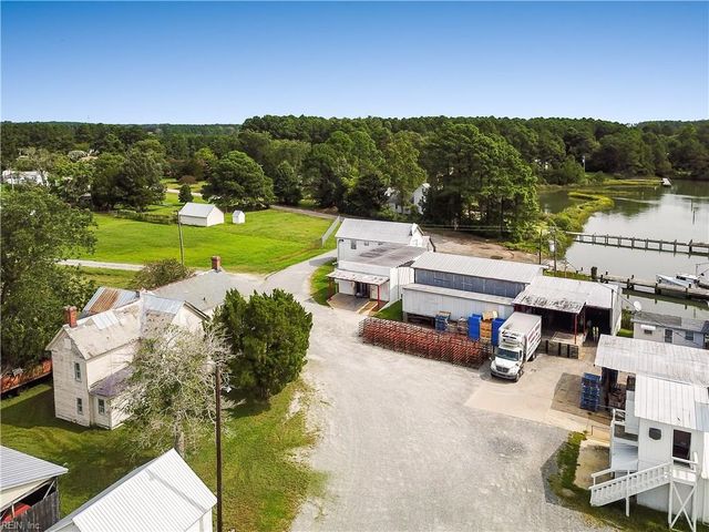 9662 Ban RD, Hayes, VA 23072