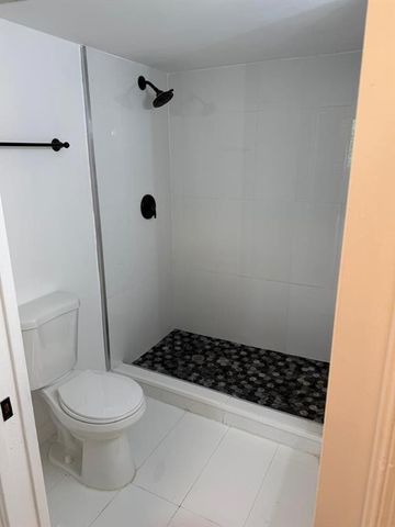 4828 N State Road 7 104, Pompano Beach, FL 33073