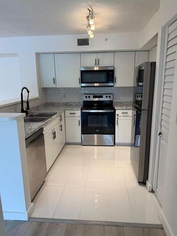 4828 N State Road 7 104, Pompano Beach, FL 33073