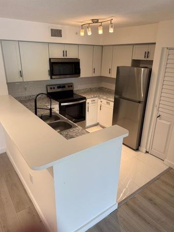 4828 N State Road 7 104, Pompano Beach, FL 33073