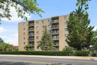 71-49 Metropolitan Avenue 2-F, Middle Village, NY 11379
