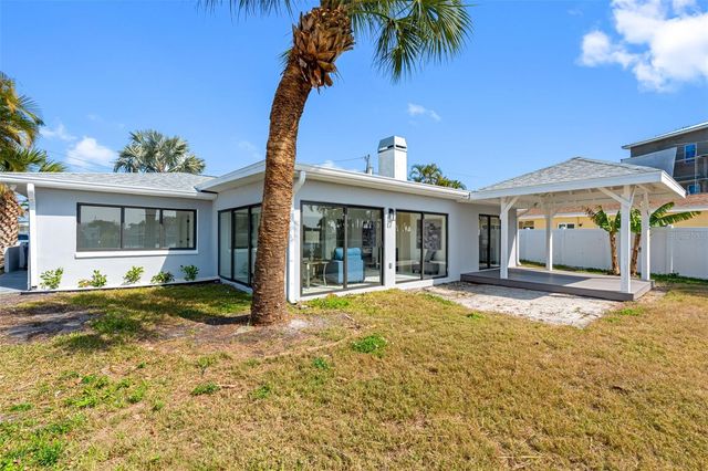 475 115TH AVENUE, Treasure Island, FL 33706