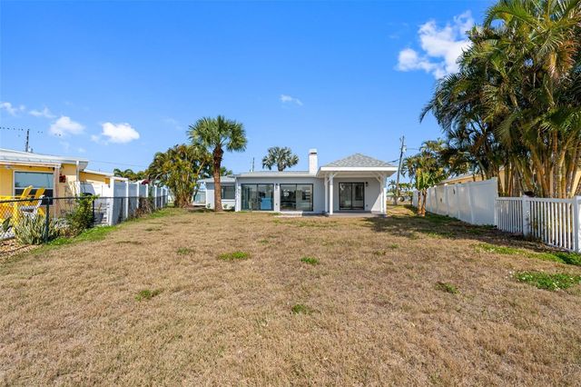 475 115TH AVENUE, Treasure Island, FL 33706