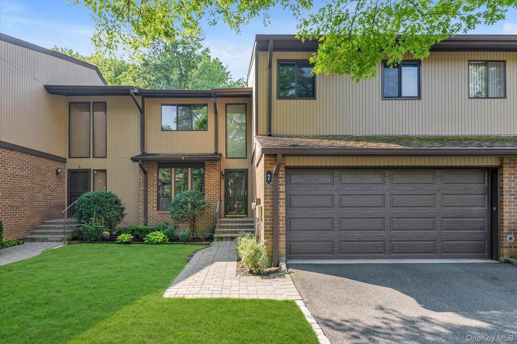 7 Wimbledon Drive, Roslyn, NY 11576 — exterior